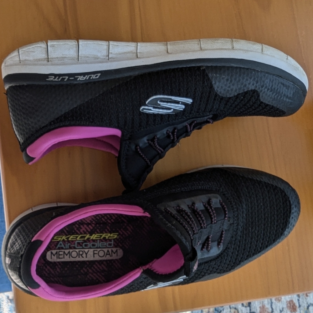 Skechers